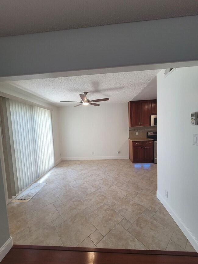 Building Photo - Charming 2-Bed, 1.5-Bath Concord Condo wit...