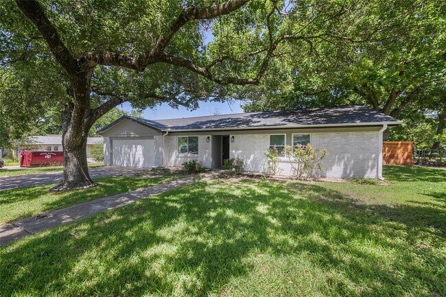 Building Photo - 11603 Oak Trail