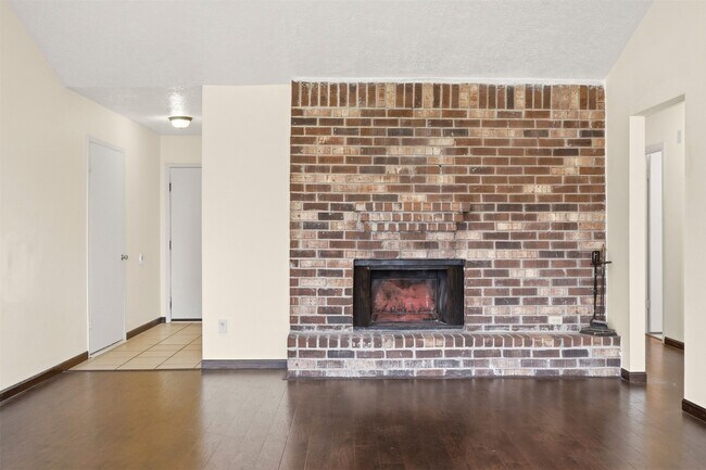 Building Photo - 1418 Crawley Ct