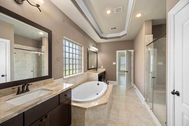 Building Photo - 14918 Diane Manor Ln