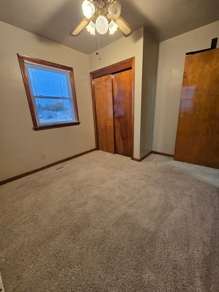 Building Photo - 105 W Willman St