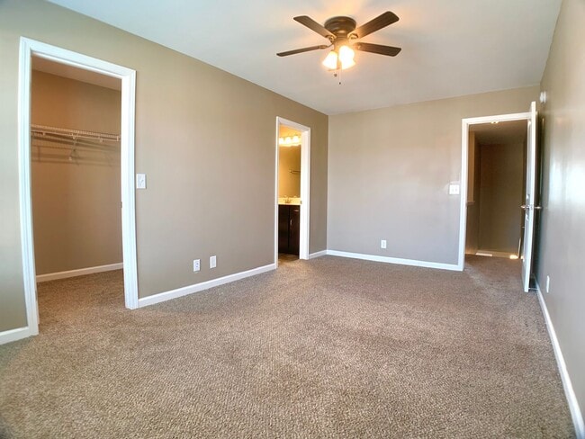 Building Photo - 216 Alexander Blvd