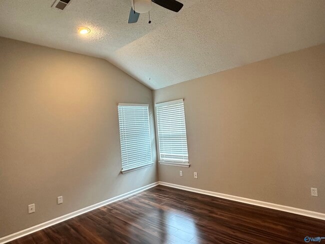 Building Photo - 13065 Hermosa Dr SW