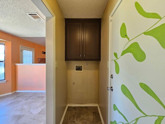 Building Photo - 1507 Nina Dr