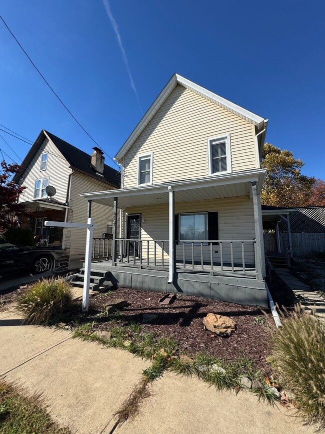Building Photo - 3 Bedroom 1.5 Bath in Natrona Heights!