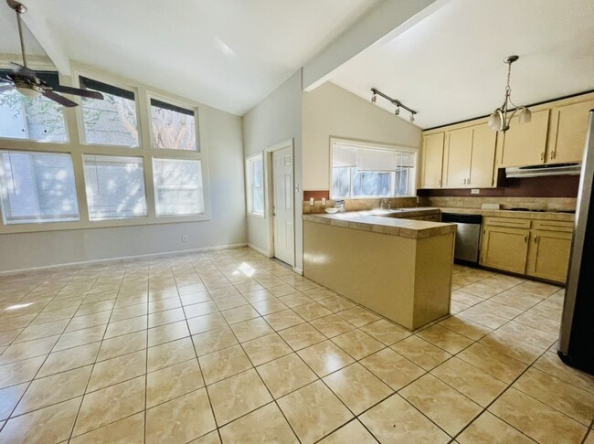 Building Photo - 4733 Merwin St