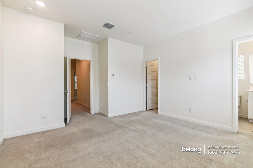 Building Photo - 8192 N 22nd Dr