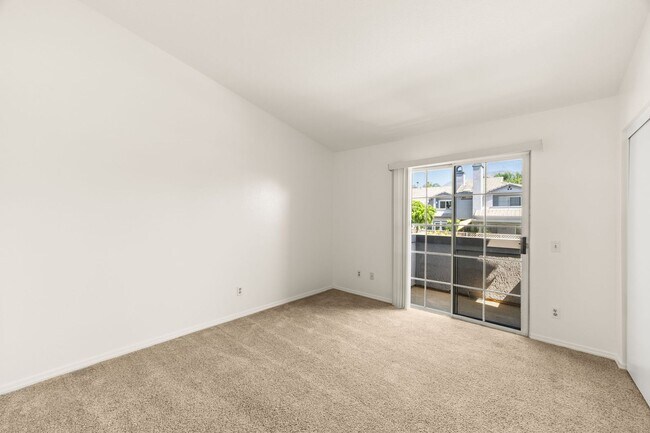 Building Photo - 2 Bedroom Rancho Cucamonga Condo