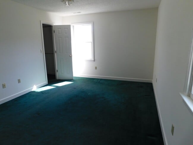 Building Photo - 3 bedroom 2 bath in Mt Hermon Subdivision