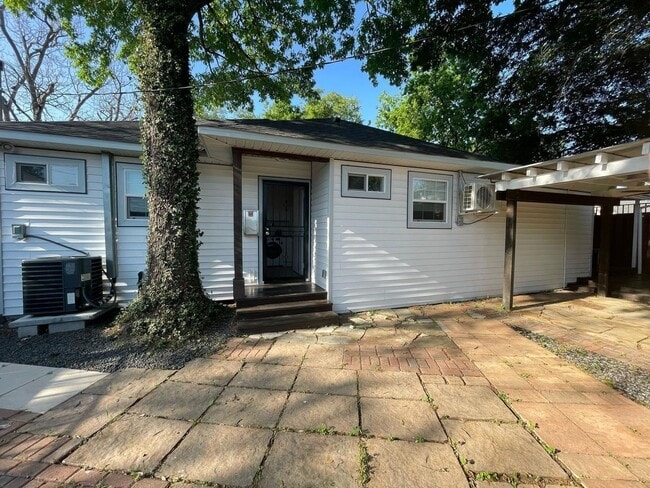 Building Photo - 7410 Ilex St