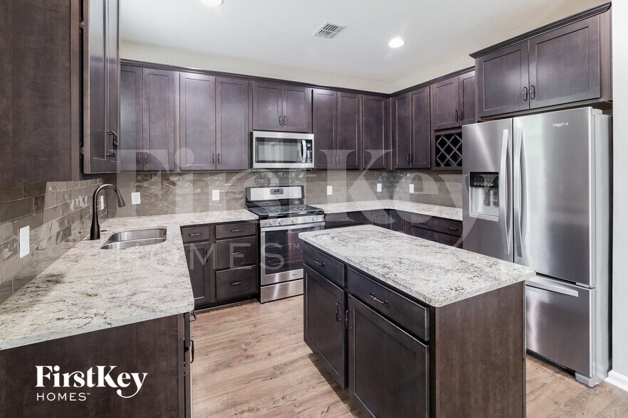 Building Photo - 454 Northern Red Oak Dr
