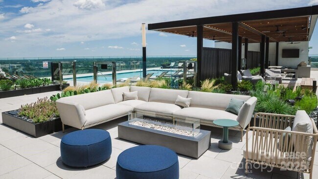 Building Photo - 2161 Hawkins St