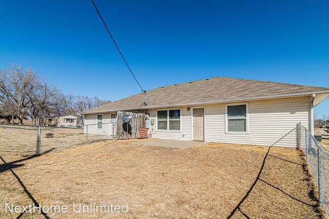 Building Photo - 3 br, 2 bath House - 311 Smith St.