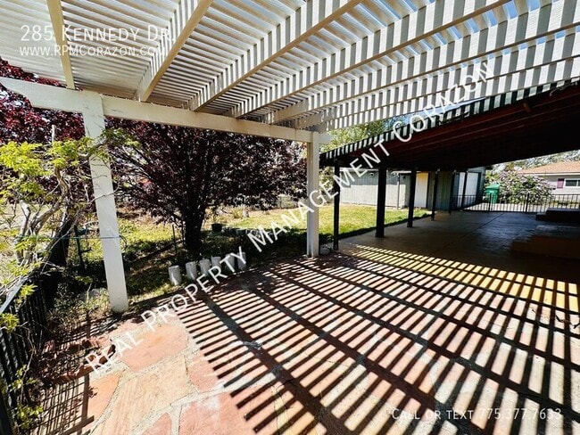 Building Photo - 285 Kennedy Dr