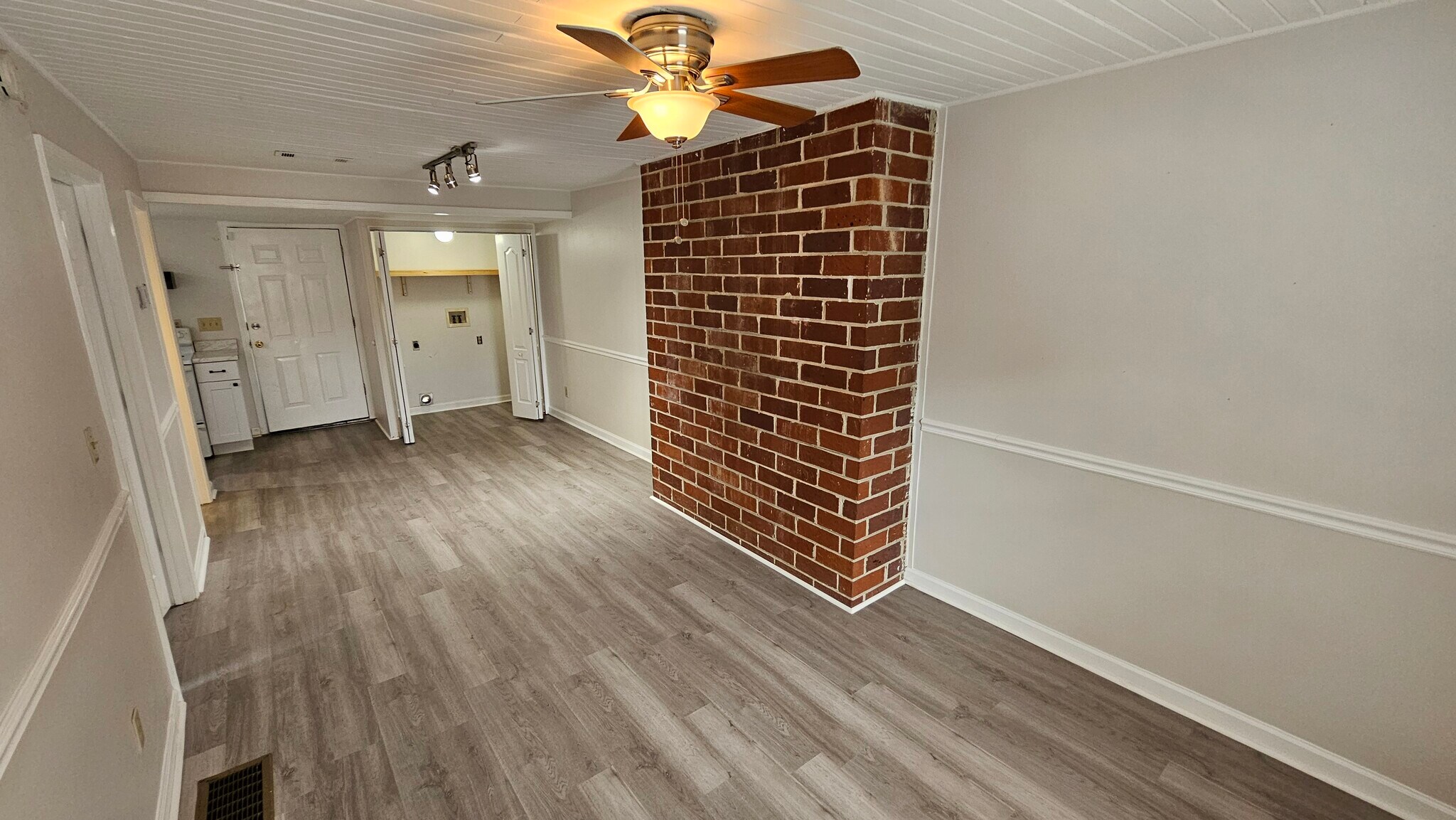 Building Photo - 212 Thurston Dr NW