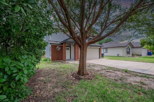 Building Photo - 1202 Still Meadow Dr