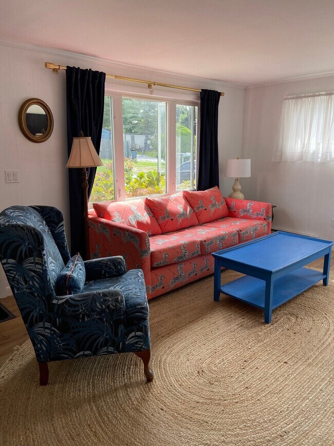 Building Photo - 142 Renfrew Ave