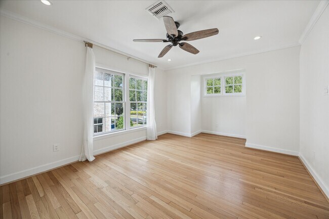 Building Photo - 2117 Chilton Rd