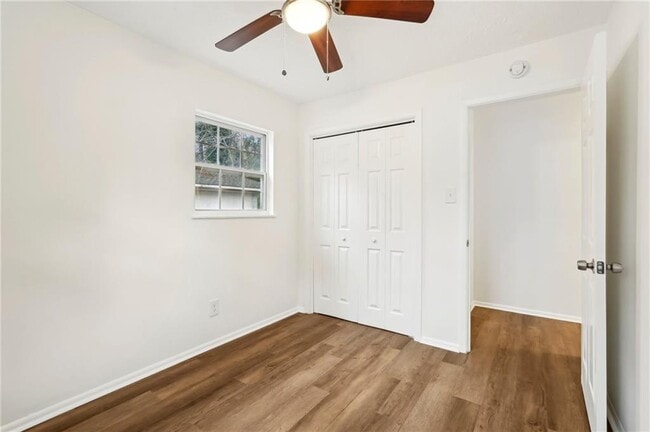 Building Photo - 4042 Sweetbriar Ln