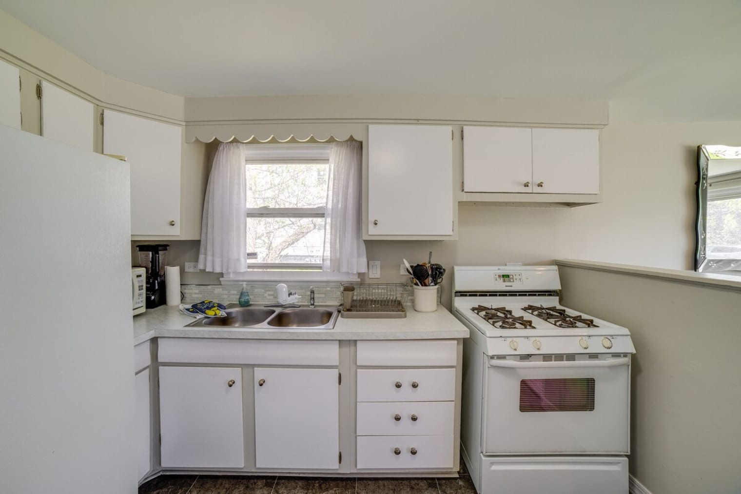 Building Photo - 544 E 92nd Pl