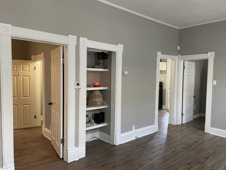 Building Photo - 518 Sandusky Ave