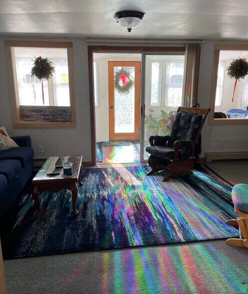 Building Photo - 8 8th St