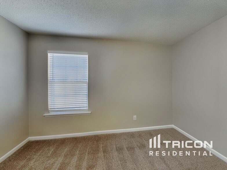 Building Photo - 8109 Bright Oak Trail