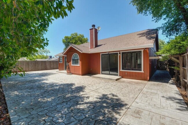 Building Photo - 7044 Palm Ave