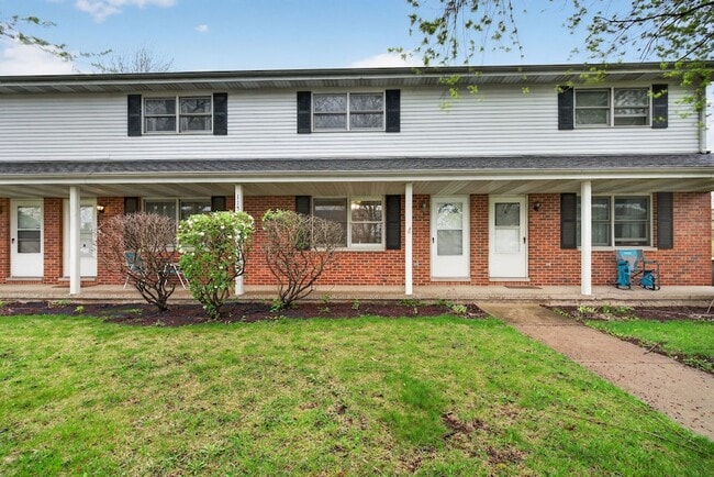 Building Photo - 115 Colonial Pkwy