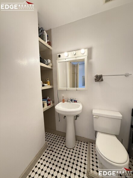 Building Photo - 138 Sutherland Rd
