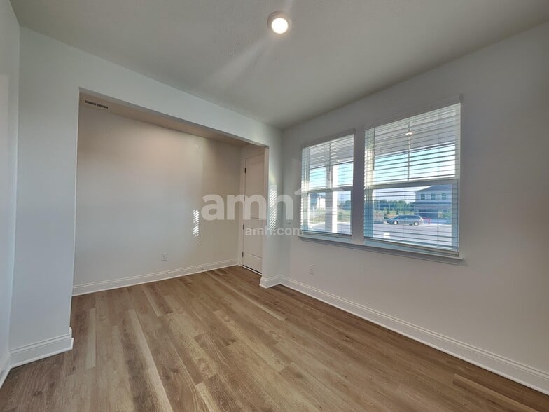 Building Photo - 319 Pne Hl Ct