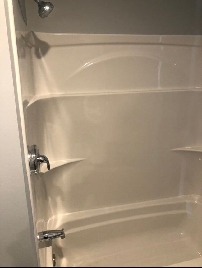 Building Photo - 350 US-7