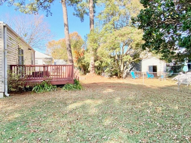 Building Photo - 3524 Bapaume Ave