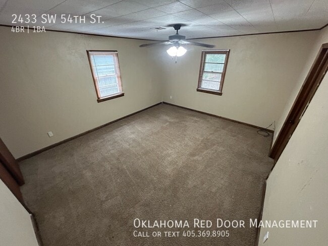 Building Photo - 2433 SW 54th St