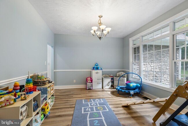 Building Photo - 17 Old Banks Dr