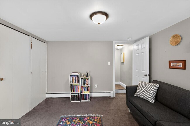 Building Photo - 4743 Umbria St