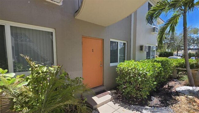 Building Photo - 611 Ponce de Leon Dr