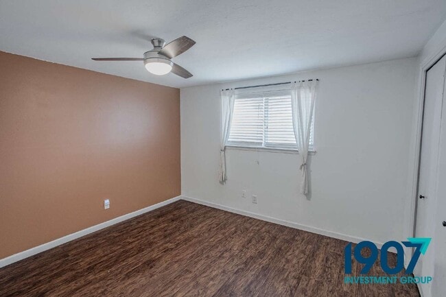 Building Photo - 616 Redstone Ave