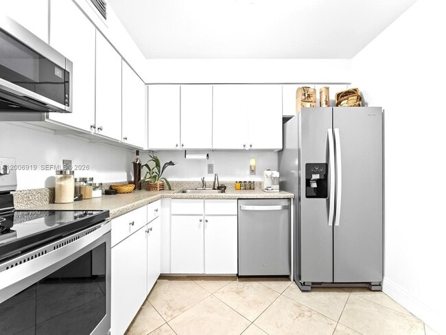 Building Photo - 5020 NW 79th Ave