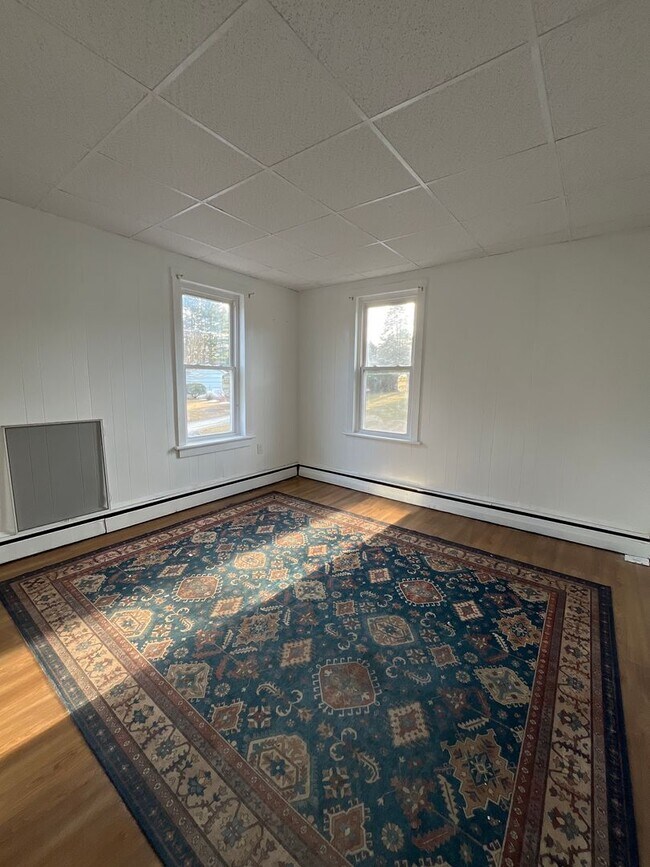 Building Photo - 485 S Walnut St