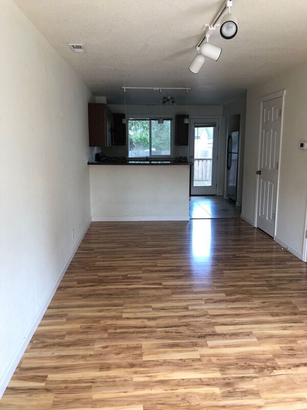 Building Photo - 3635 E Amazon Dr