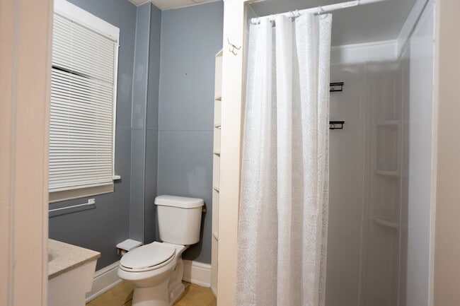 Building Photo - 326 S Exposition St