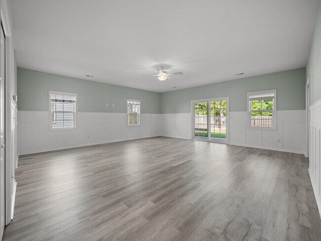 Ground Level Living/Bedroom - 139A James Ave