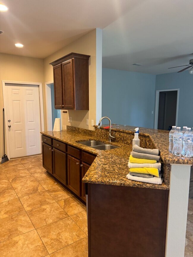 Building Photo - 156 Creve Core Dr
