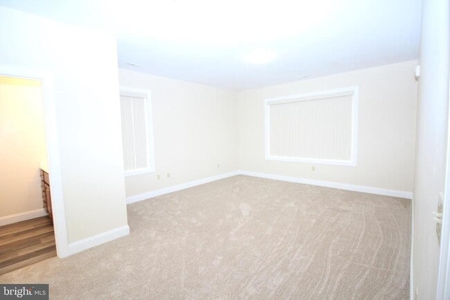 Building Photo - 1665 Kenton Rd