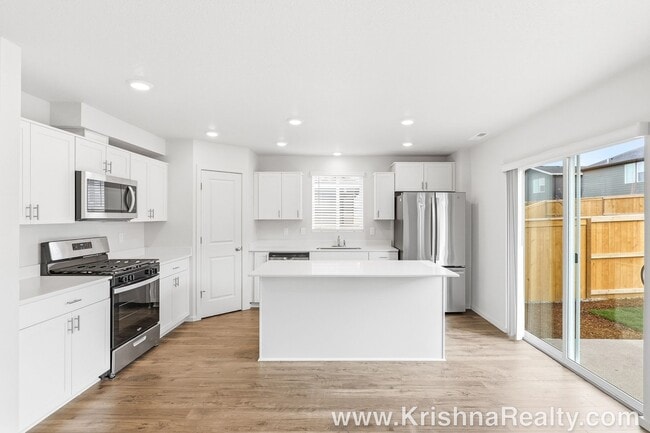 Building Photo - 5 BD | 3 BA | Brand New Construction | East Park Village | Salem Home!