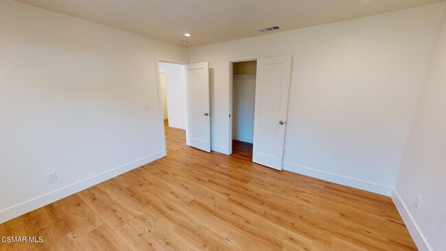 Building Photo - 971 Calle Nogal