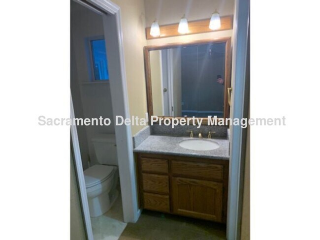 Building Photo - Spacious 3 bedroom, 2 Bath home in Citrus ...