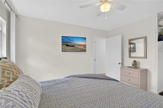 Building Photo - 1189 6th Ln N