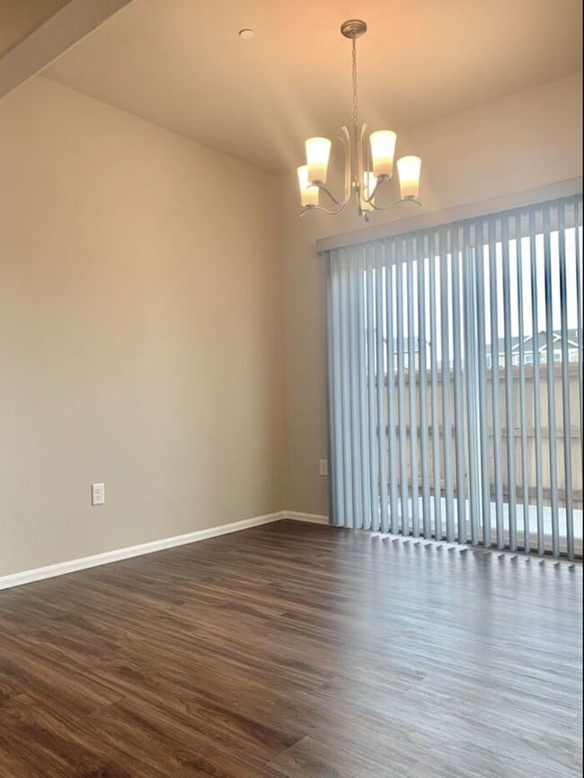 Building Photo - 3 Bed, 2.5 Bath Townhome in West Greeley. ...